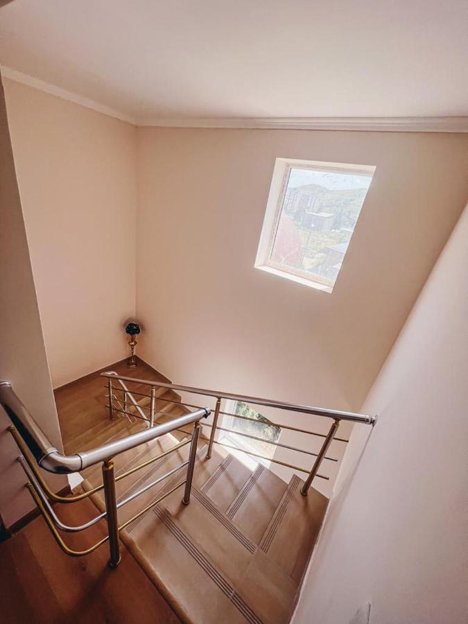 Apartaments Tsaghkadzor Hrazdan エクステリア 写真
